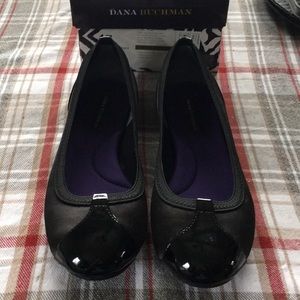 Dana Buchman black flats